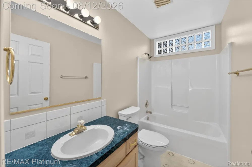 318 5th Street Brighton City, MI 48116