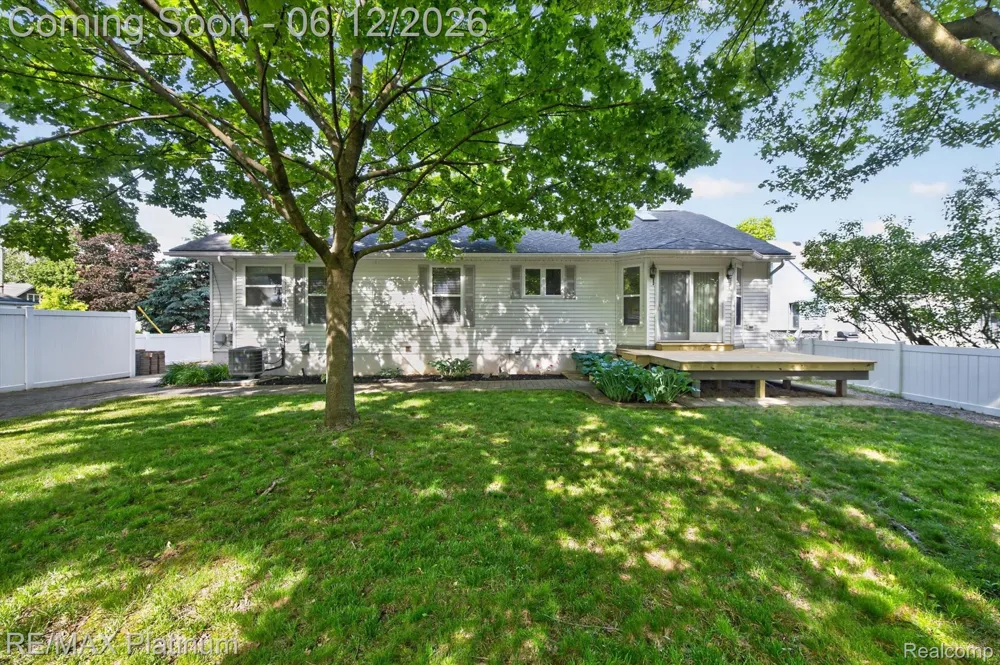 318 5th Street Brighton City, MI 48116
