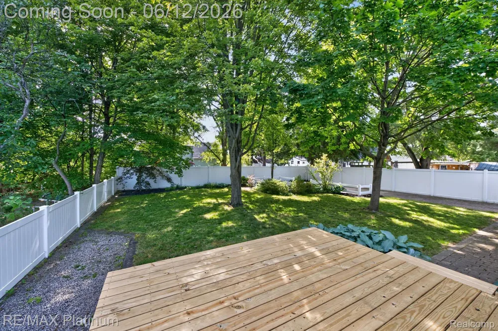 318 5th Street Brighton City, MI 48116