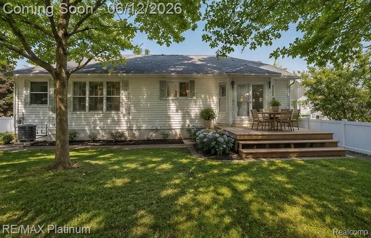 318 5th Street Brighton City, MI 48116