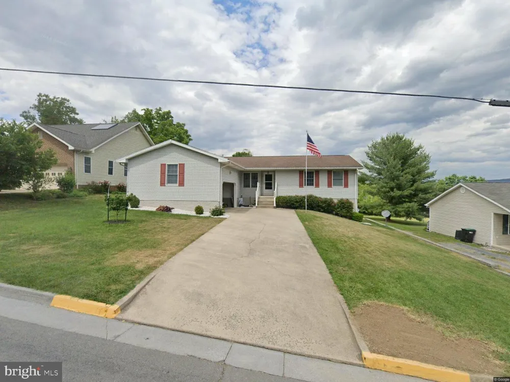 422 W COURT STREET Woodstock, VA 22664