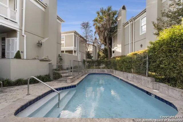 122 Chester #APT 5 San Antonio, TX 78209