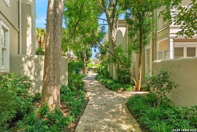 122 Chester #APT 5 San Antonio, TX 78209