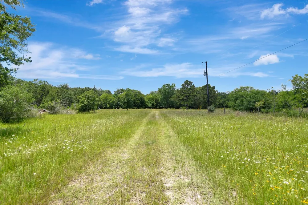 1722 Stone Street Bedias, TX 77831