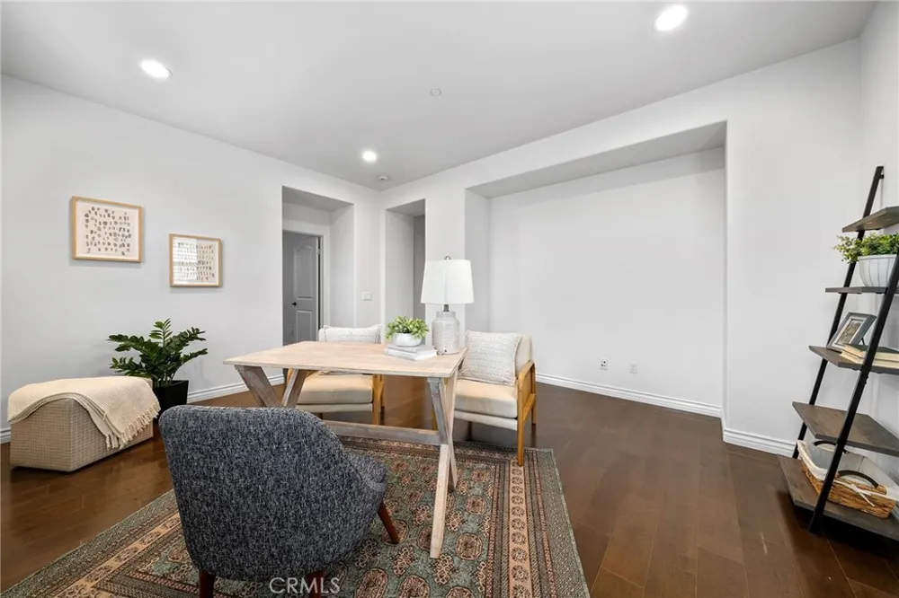 599 Boxwood Azusa, CA 91702