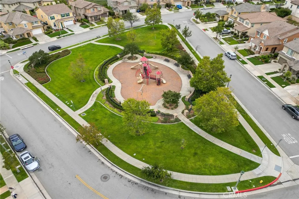 599 Boxwood Azusa, CA 91702