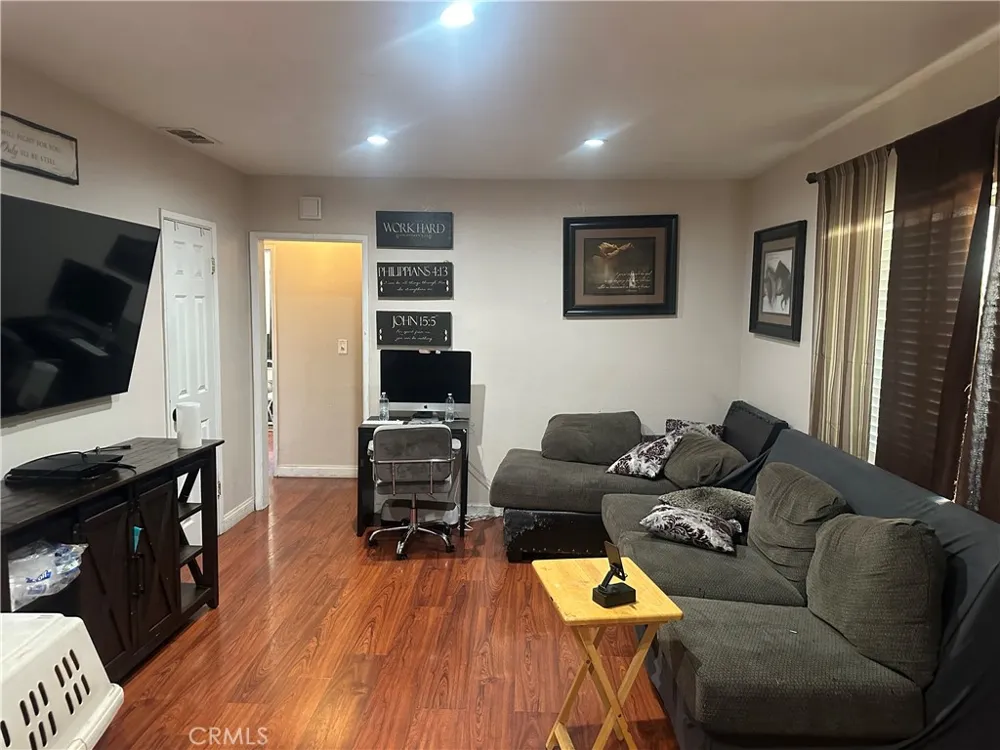 598 E Wilson Rialto, CA 92376