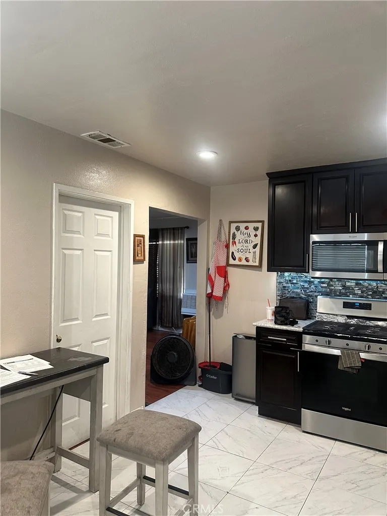 598 E Wilson Rialto, CA 92376
