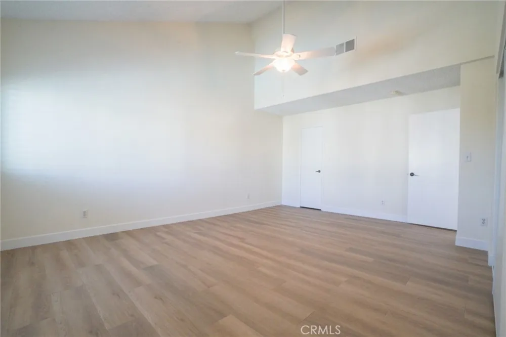 19231 Sherman Way #25 Reseda, CA 91335