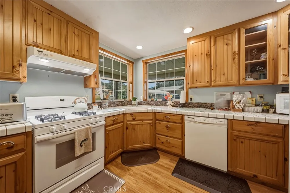 1623 New Long Valley Road Clearlake Oaks, CA 95423