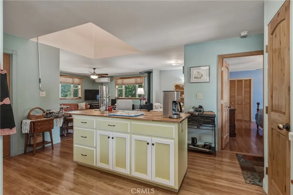 1623 New Long Valley Road Clearlake Oaks, CA 95423