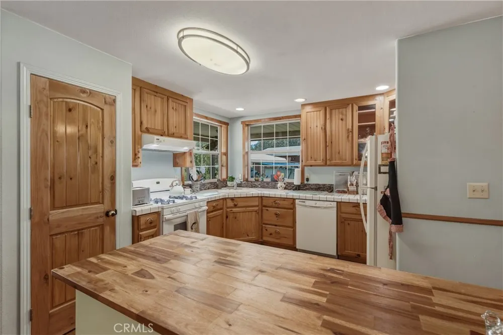 1623 New Long Valley Road Clearlake Oaks, CA 95423