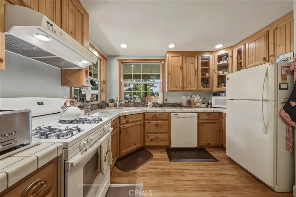 1623 New Long Valley Road Clearlake Oaks, CA 95423