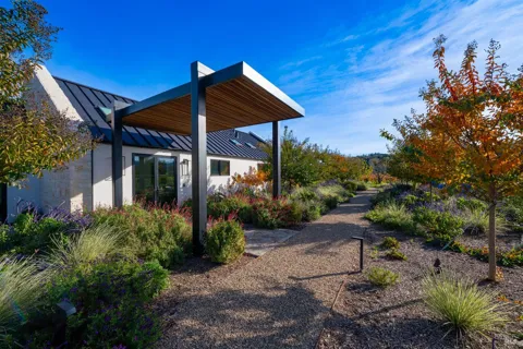6161 Silverado Trail