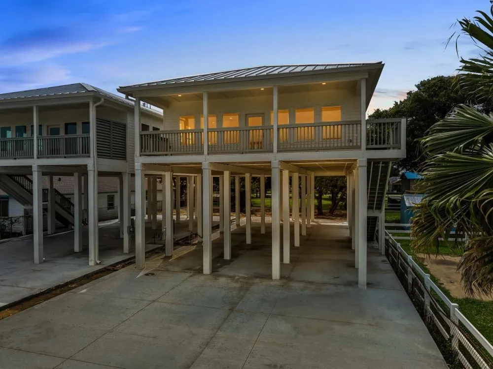 510 2nd Street San Leon, TX 77539
