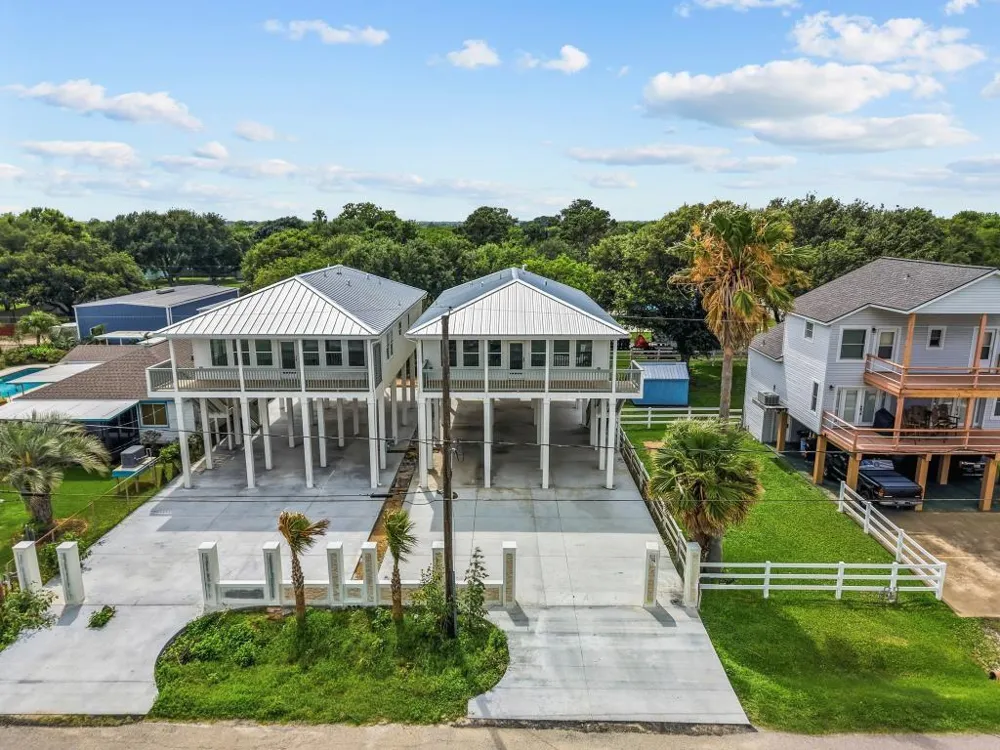 510 2nd Street San Leon, TX 77539