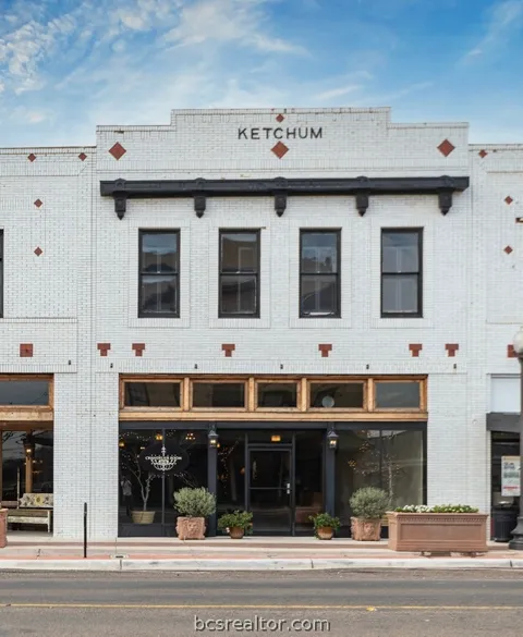 108 W Washington