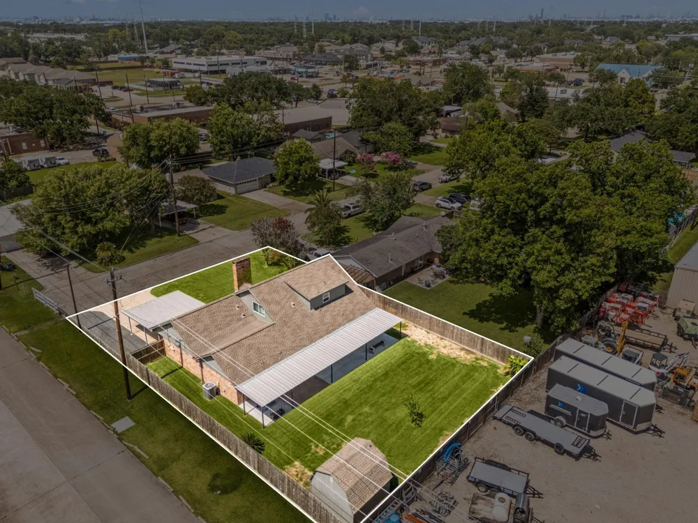 222 W Vaughn Lane Deer Park, TX 77536
