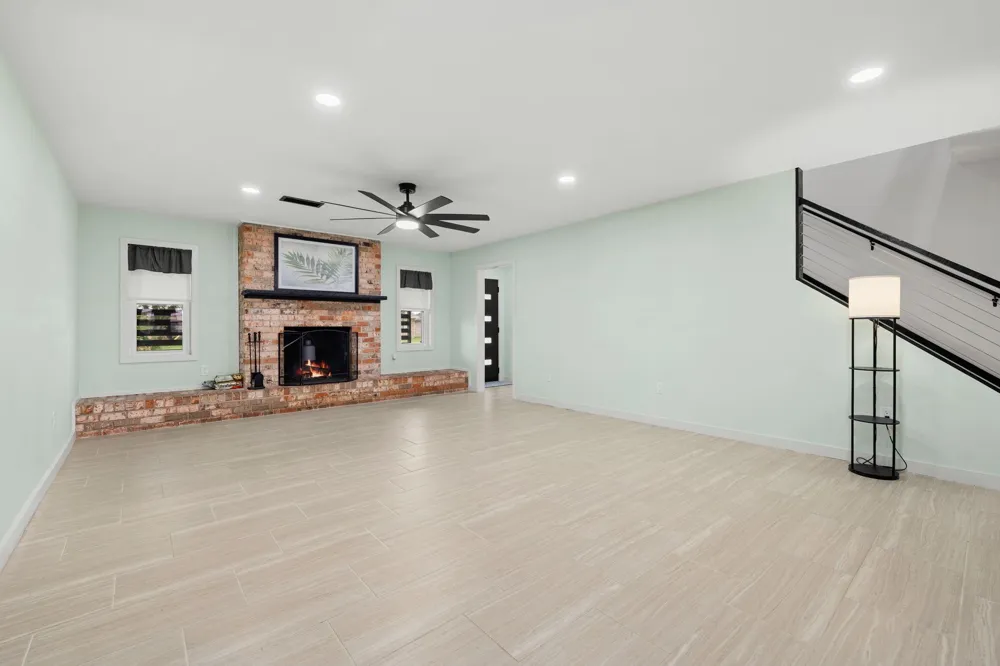 222 W Vaughn Lane Deer Park, TX 77536