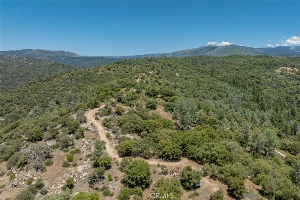 49 Old Yosemite Road Oakhurst, CA 93644