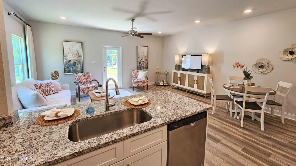 12338 Frazier Lane Gulfport, MS 39503