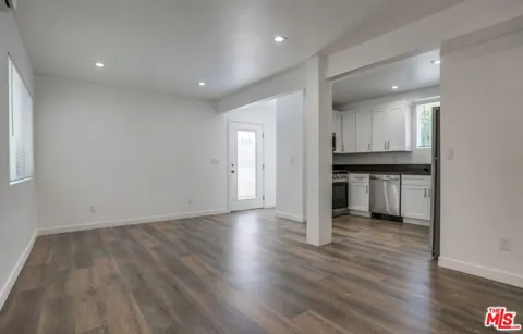869 Glenway Drive #8