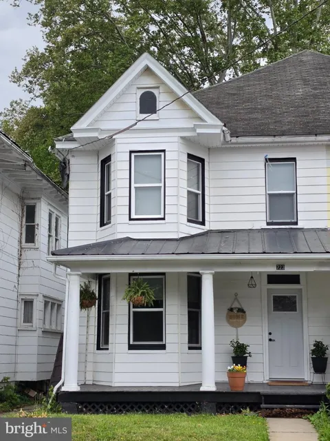 723 W KING STREET