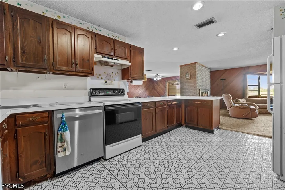 West Avenue Moore Haven, FL 33471