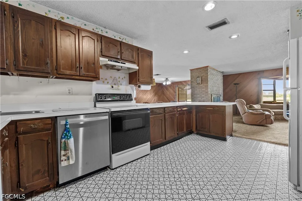 West Avenue Moore Haven, FL 33471