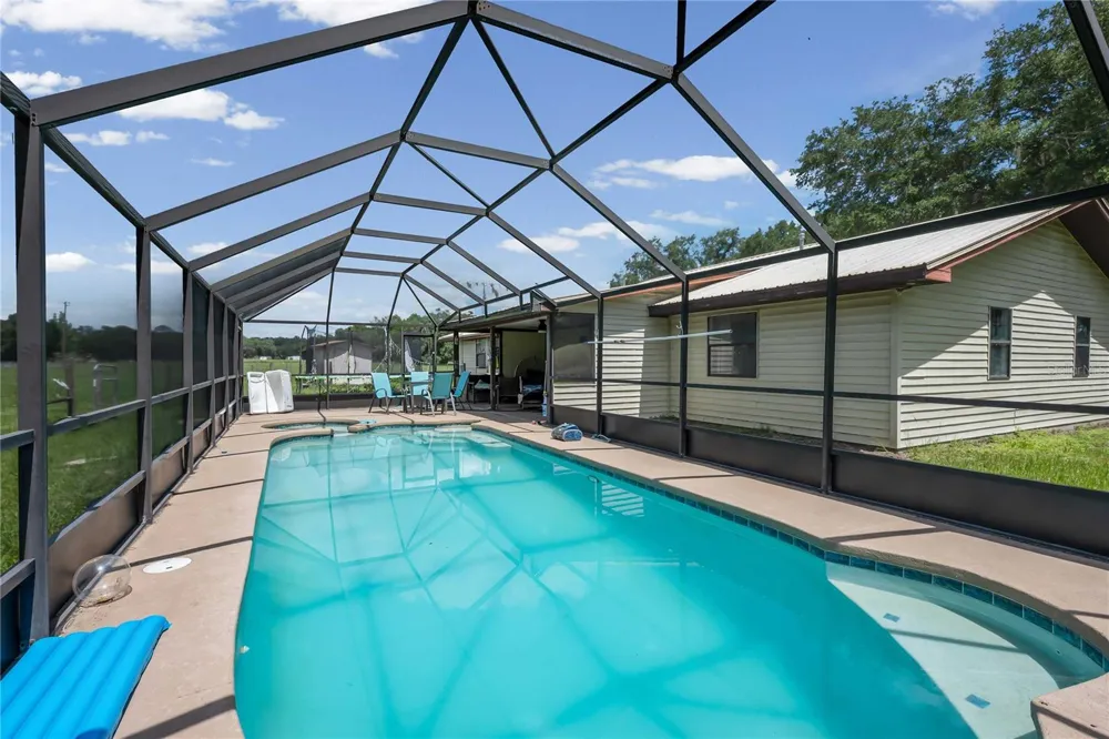 348 CR 542E Bushnell, FL 33513