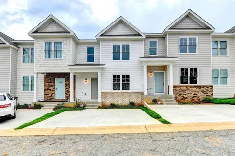 2776 Laurel Ridge Circle