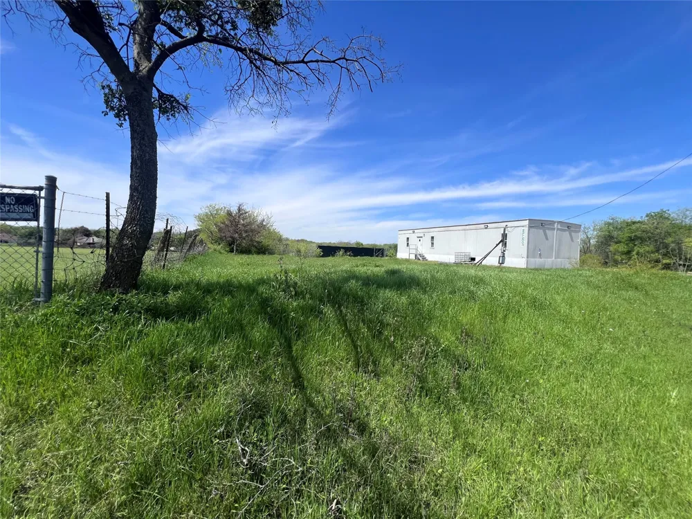 303 Industrial Boulevard Crowley, TX 76036