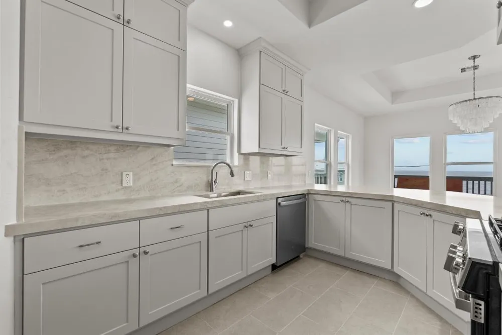 512 2nd San Leon, TX 77539