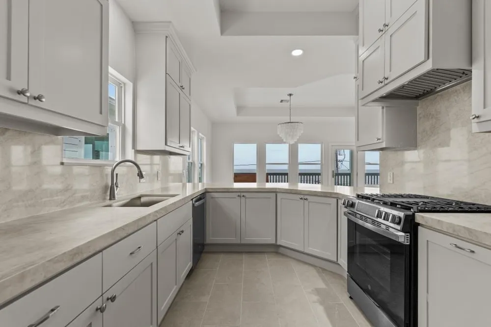 512 2nd San Leon, TX 77539