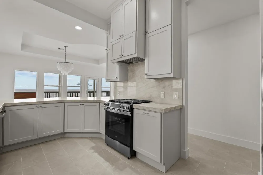 512 2nd San Leon, TX 77539