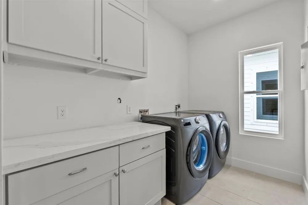 512 2nd San Leon, TX 77539