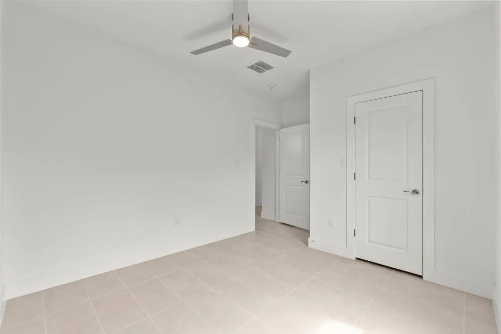 512 2nd San Leon, TX 77539
