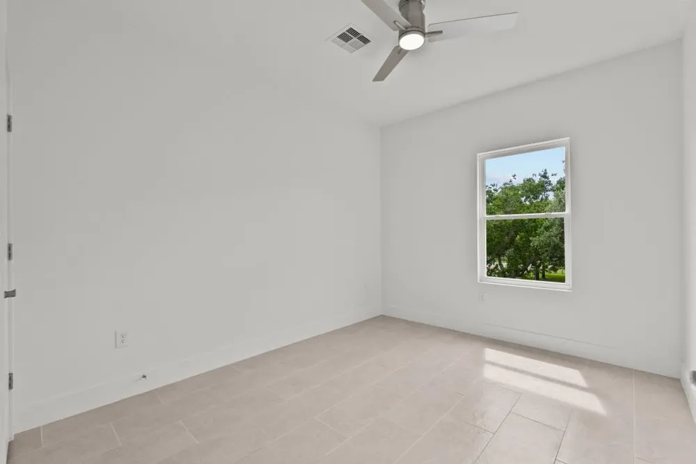 512 2nd San Leon, TX 77539