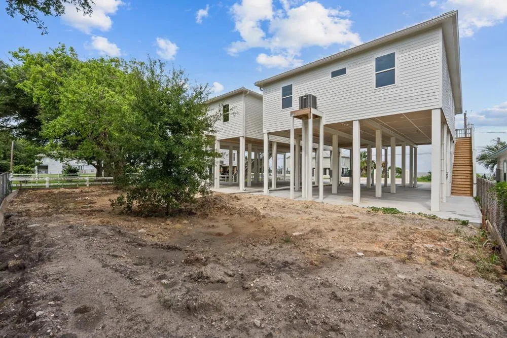 512 2nd San Leon, TX 77539
