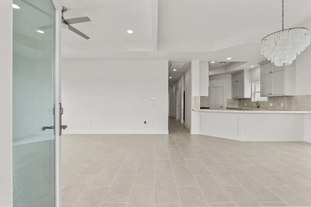 512 2nd San Leon, TX 77539
