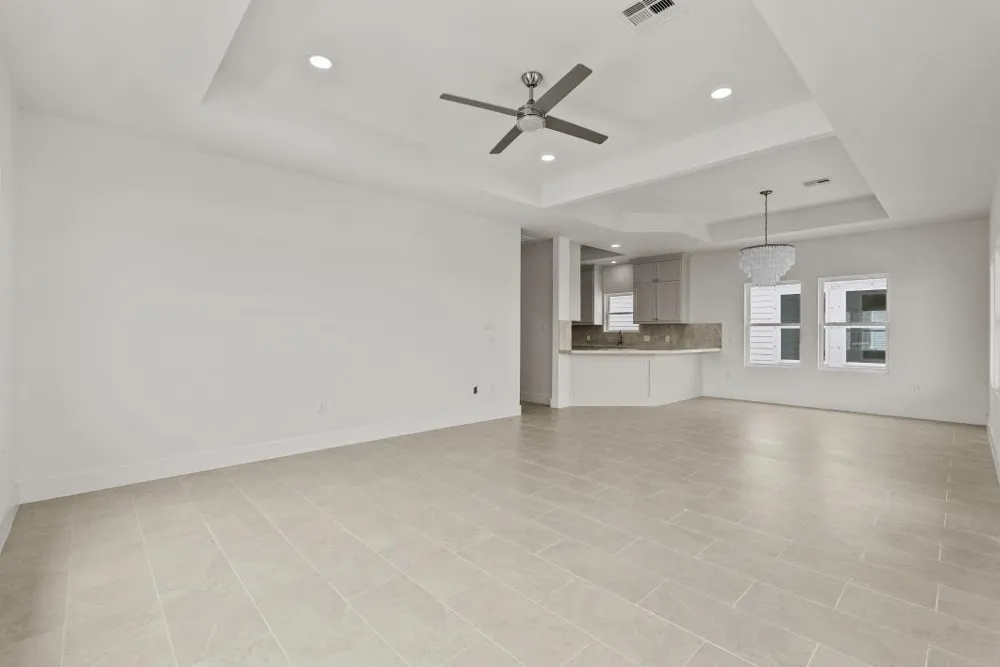 512 2nd San Leon, TX 77539