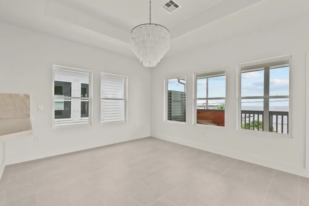 512 2nd San Leon, TX 77539