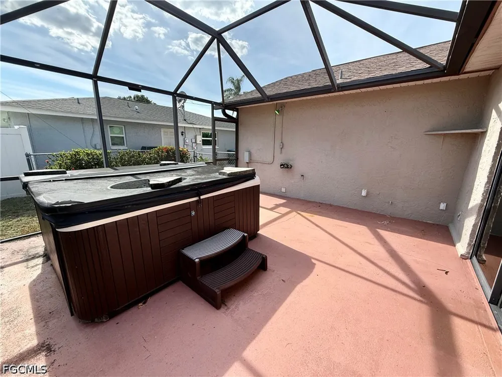 SE 15th Street Cape Coral, FL 33990