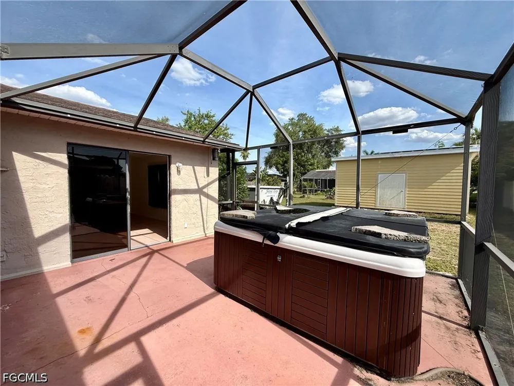 SE 15th Street Cape Coral, FL 33990