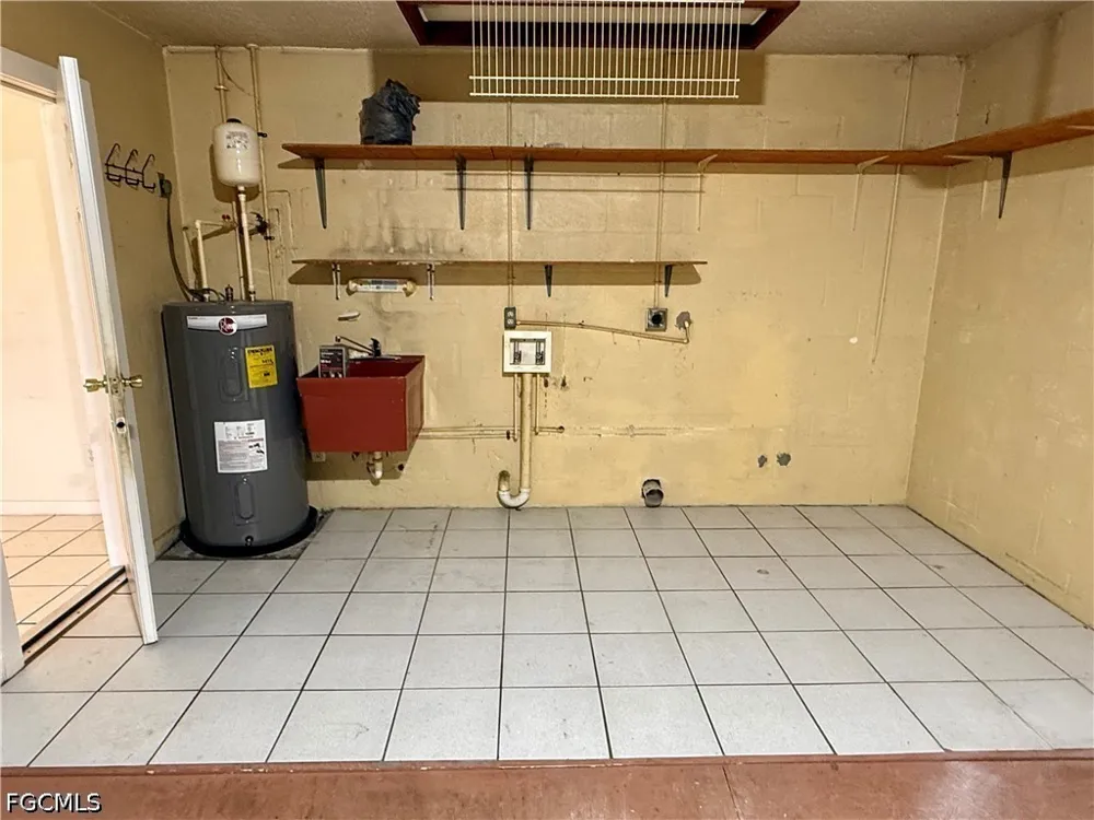 SE 15th Street Cape Coral, FL 33990