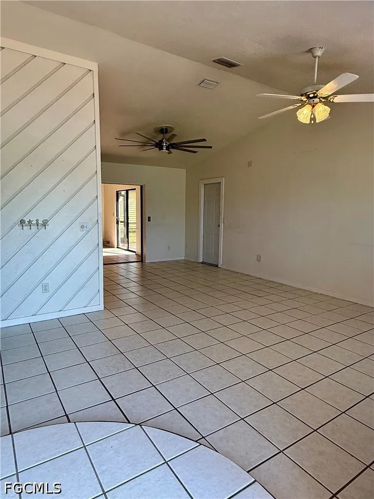 SE 15th Street Cape Coral, FL 33990