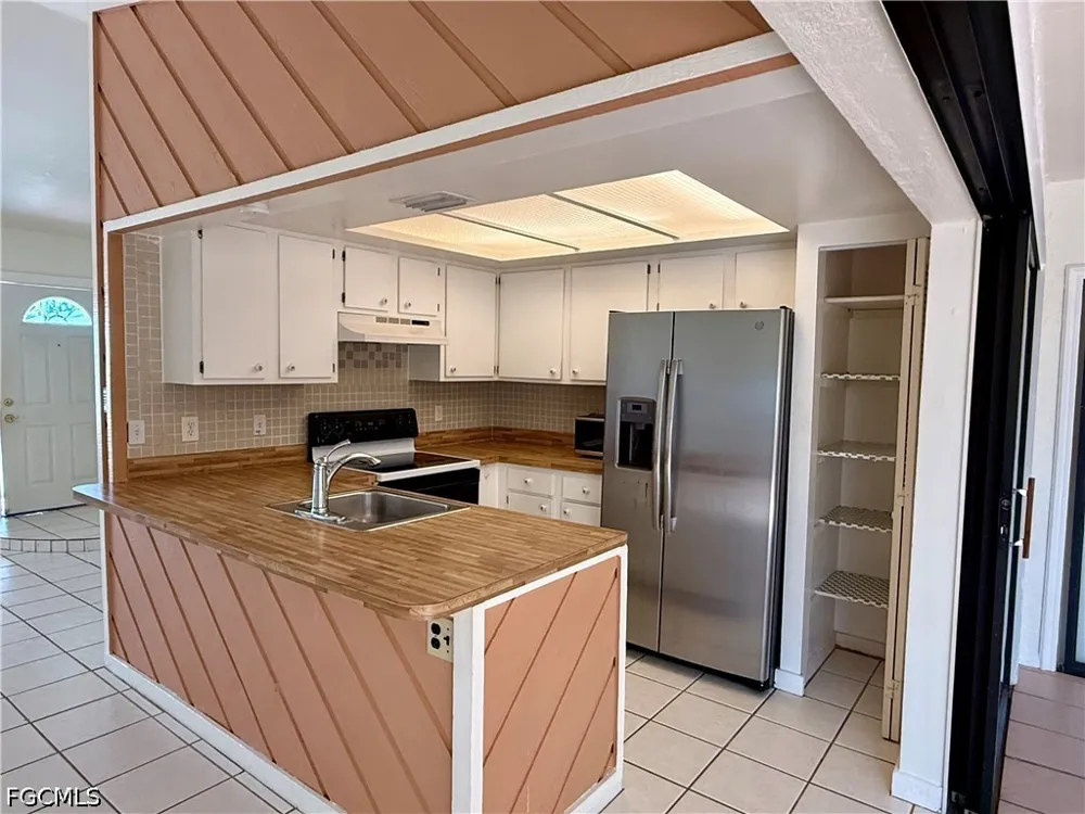 SE 15th Street Cape Coral, FL 33990