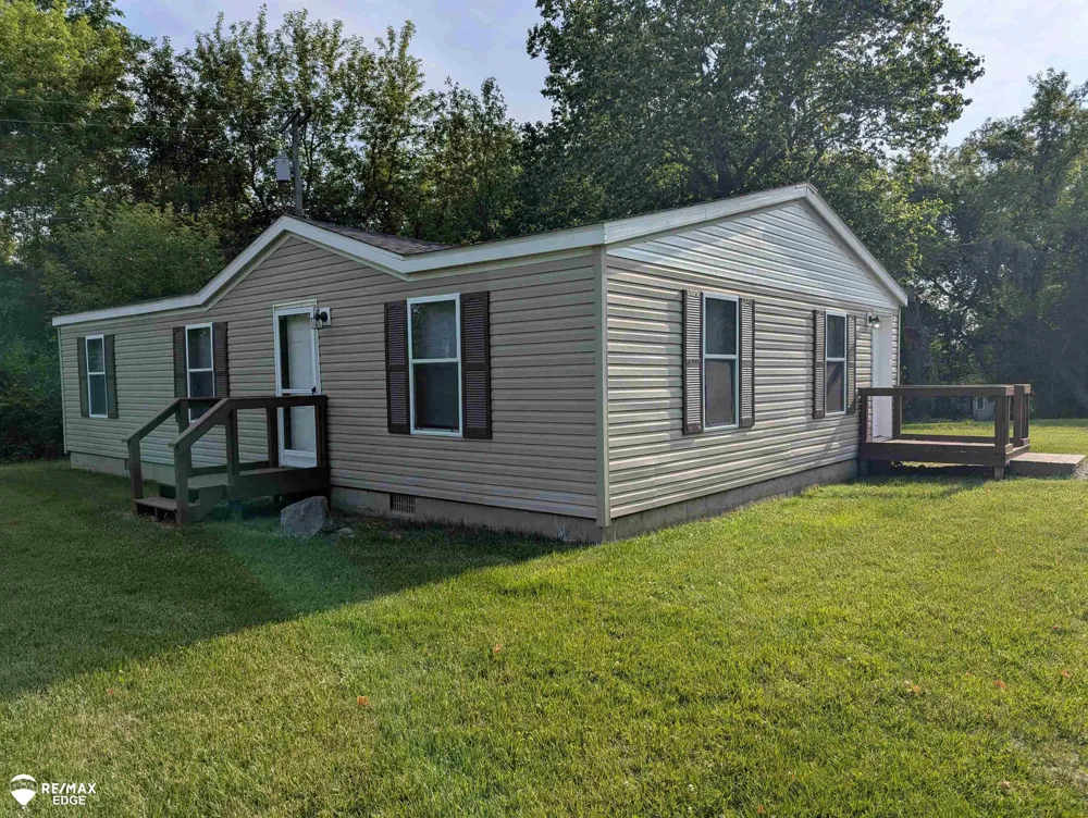 6283 Hart Lake Road Otter Lake Village, MI 48464