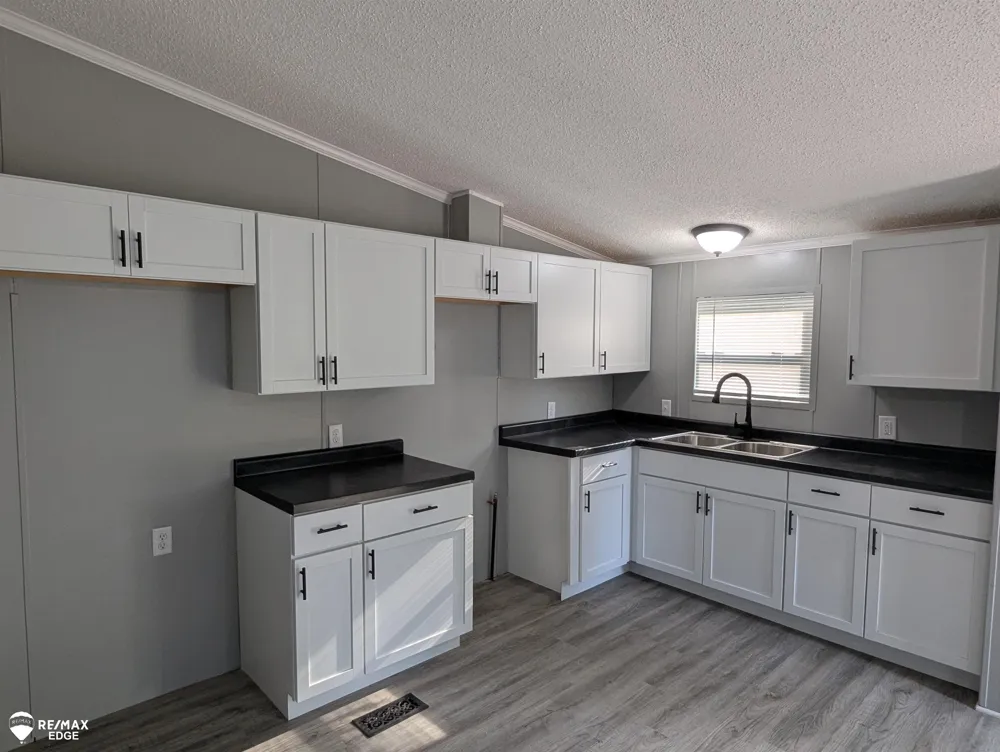 6283 Hart Lake Road Otter Lake Village, MI 48464