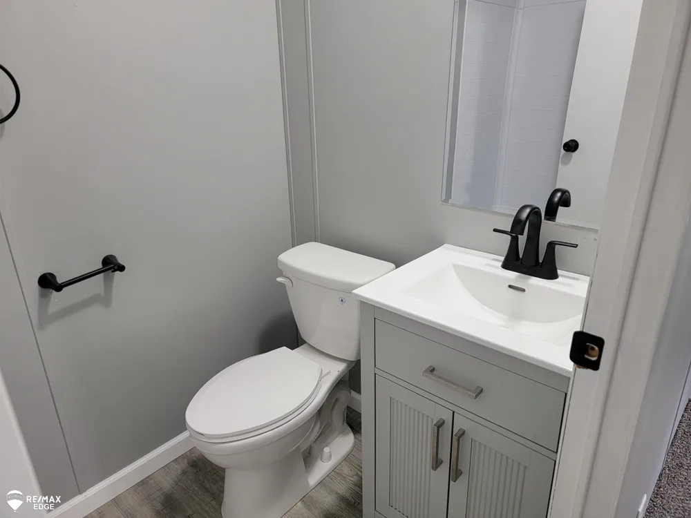 6283 Hart Lake Road Otter Lake Village, MI 48464